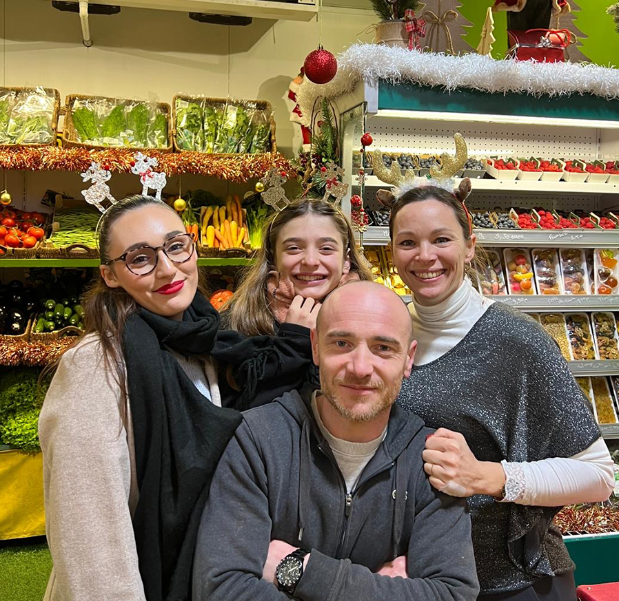 Qui sommes nous _ primeurs Menton-fruits et legumes Vintimille-epicerie fine Villefranche-sur-Mer-compositions de fruits menton-magasin d alimentation menton